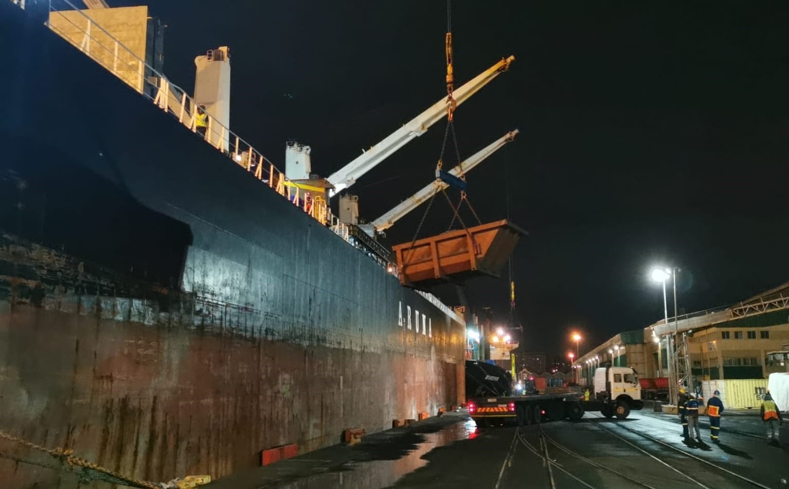 Grindrod Intermodal – Maydon Wharf Terminal (MWT), loads 50 000mt manganese for shipment